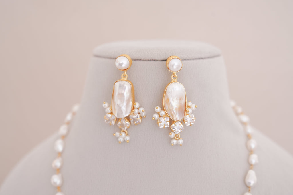 Luminous Circle Freshwater Pearl & Baroque Pearl Pendant Necklace Set
