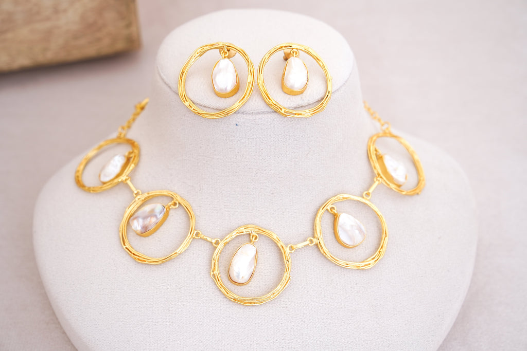 Lunar Pearl Circle Set