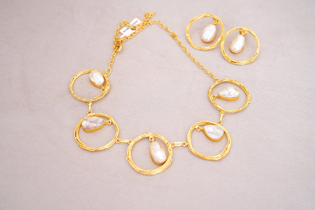 Lunar Pearl Circle Set