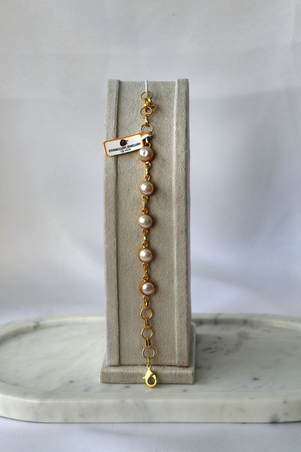 Lustrous Pearl Sequence Bracelet