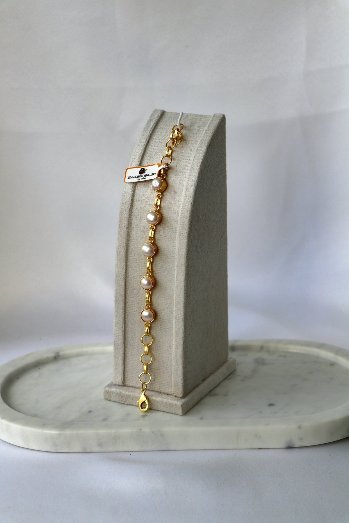 Lustrous Pearl Sequence Bracelet