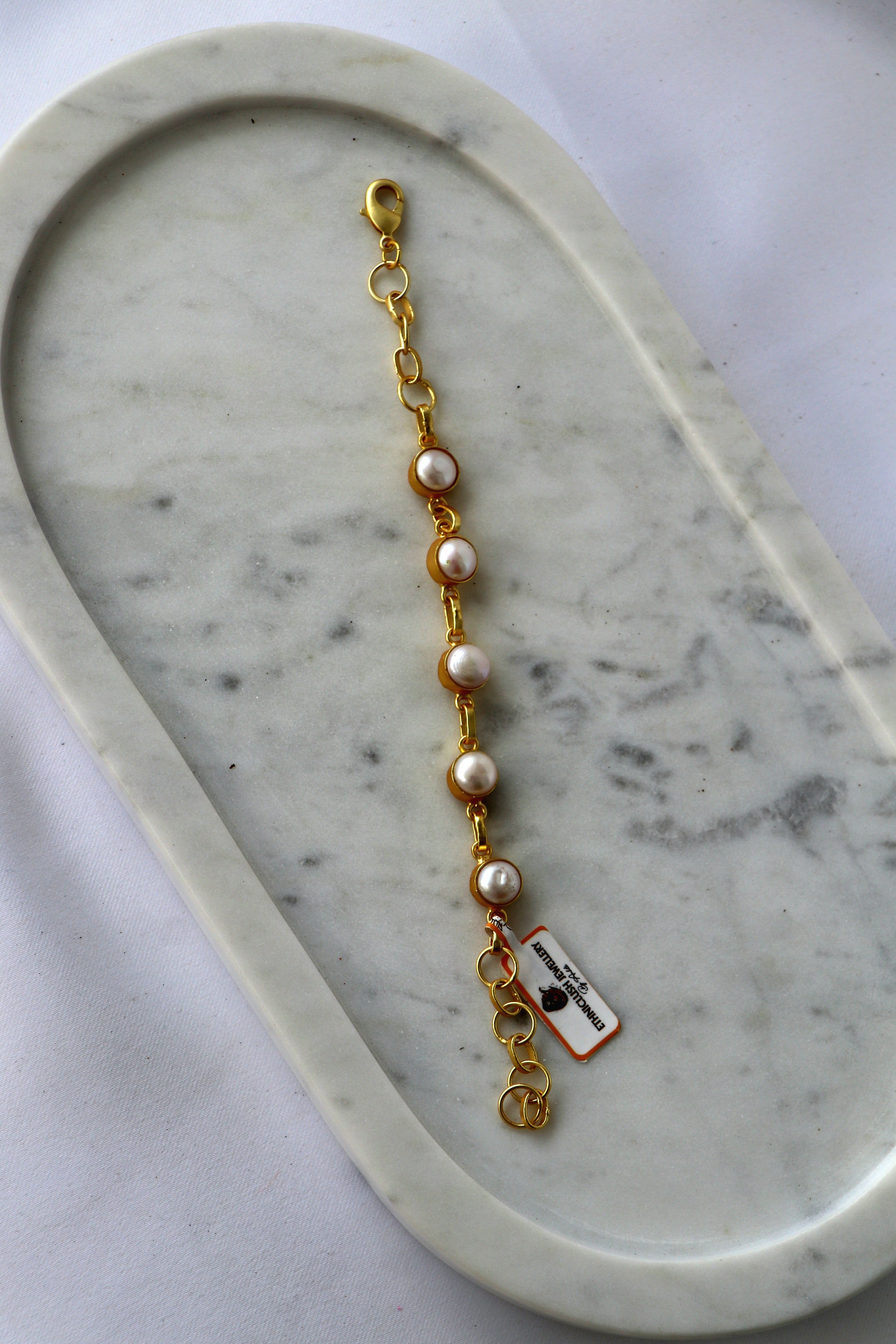 Lustrous Pearl Sequence Bracelet