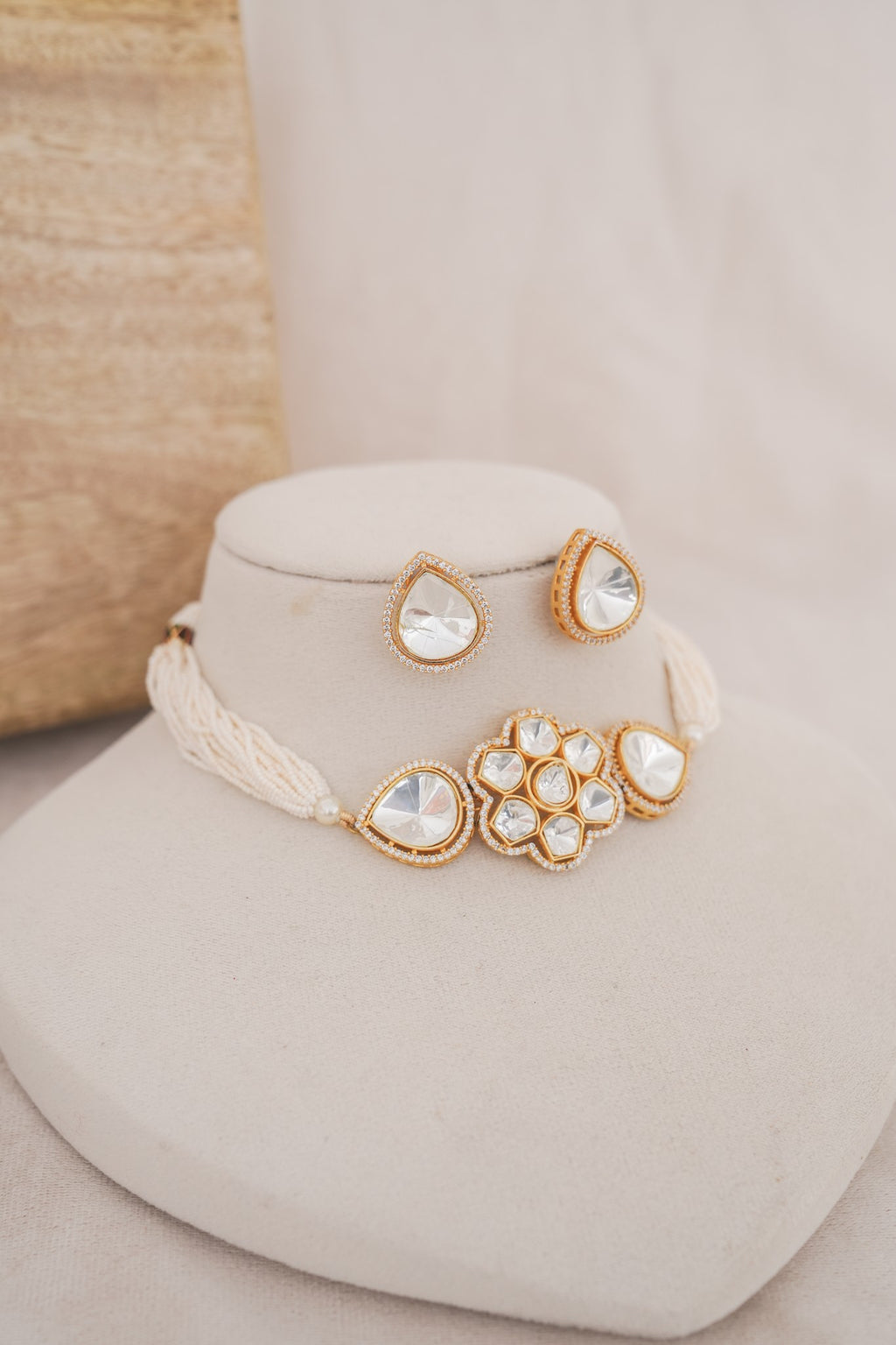 Emerald Kundan Floral Choker Set detail