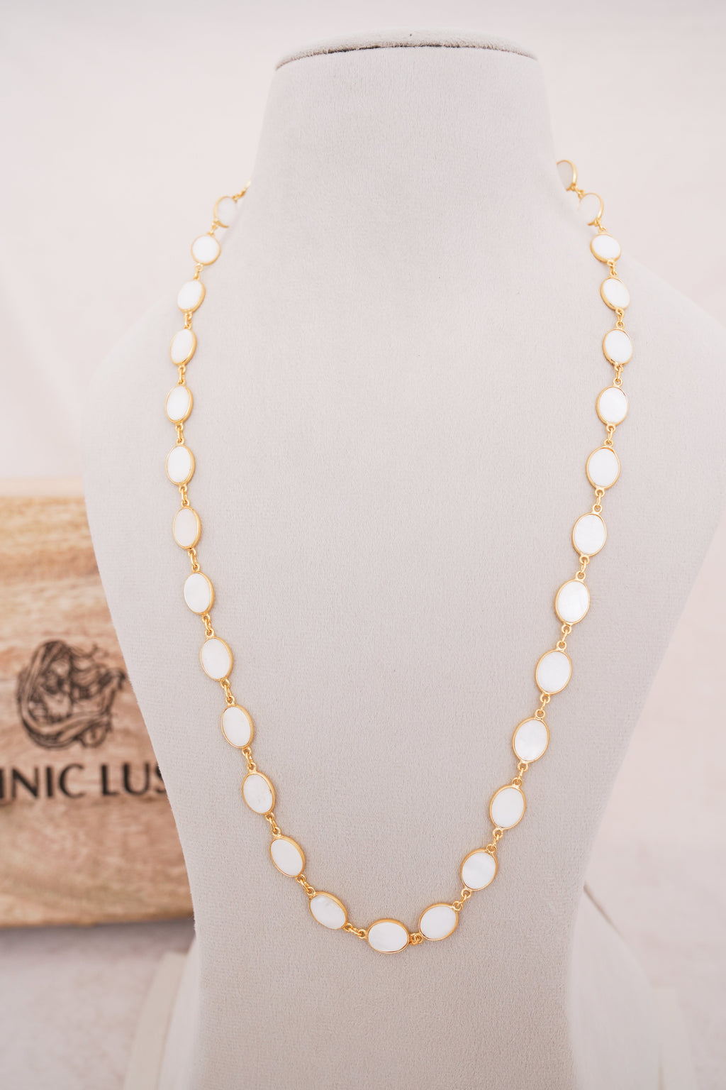 Natural Mother of Pearl Oval Necklace