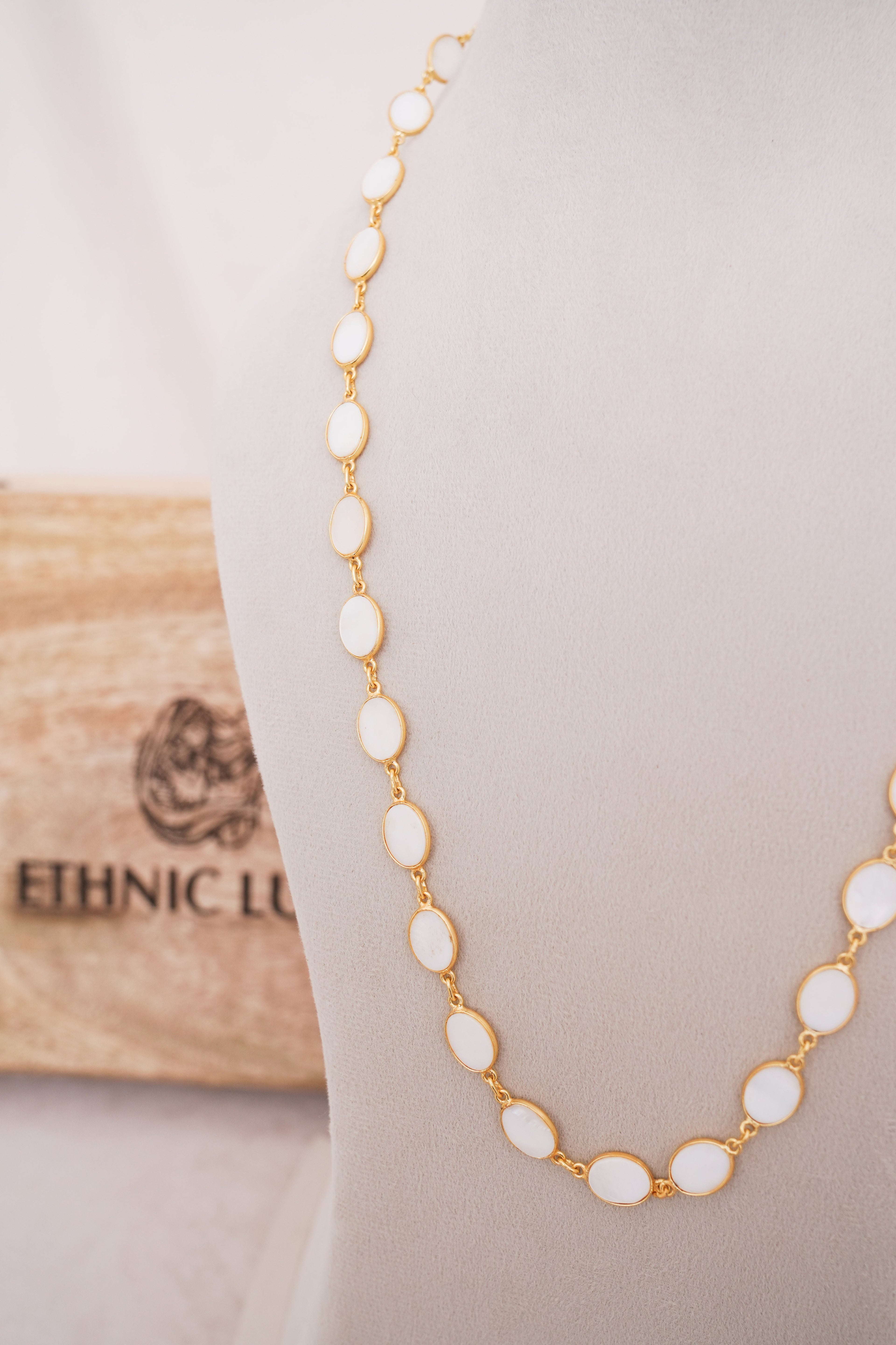 Natural Mother of Pearl Oval Necklace