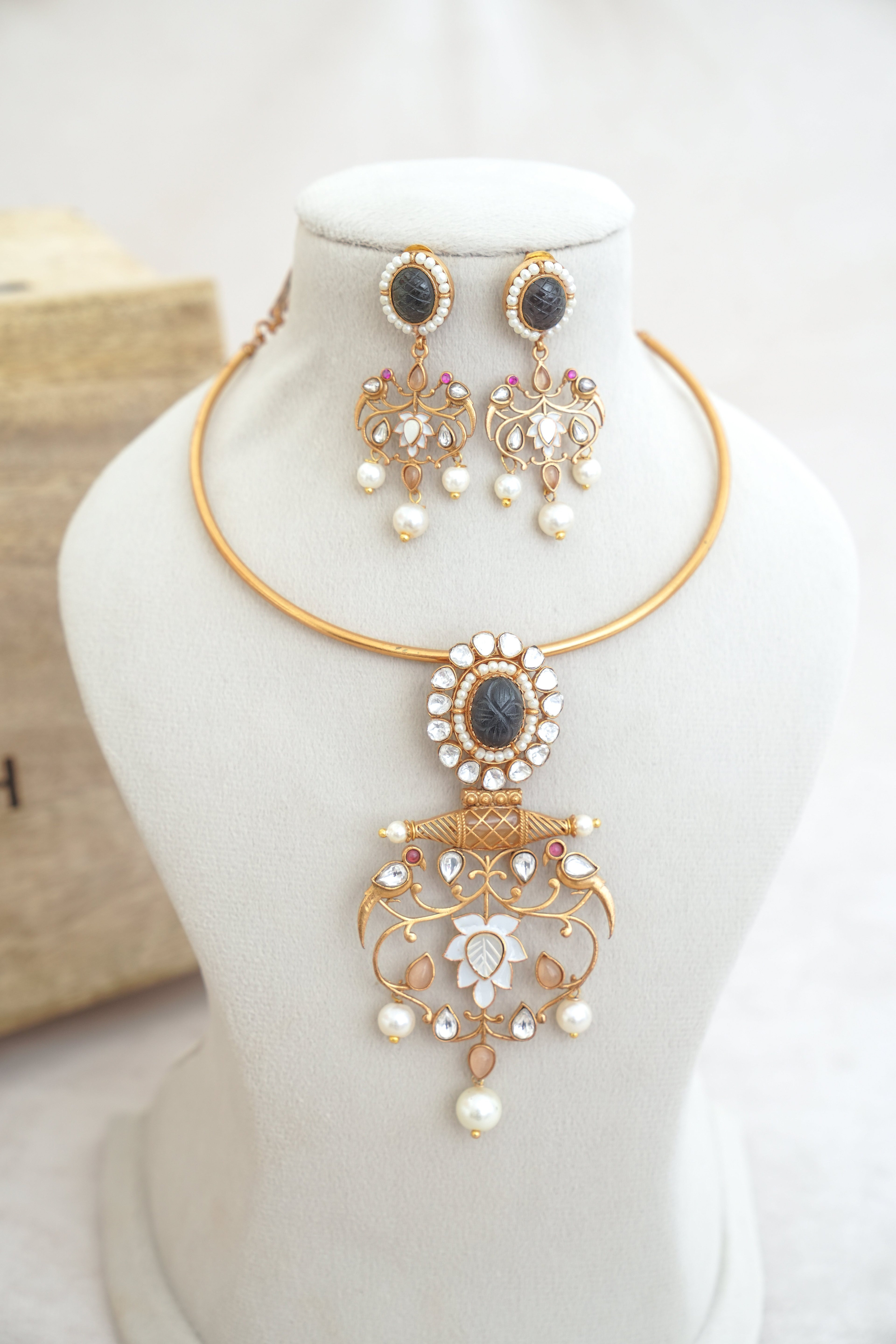 Onyx Bloom Choker  Earrings Set