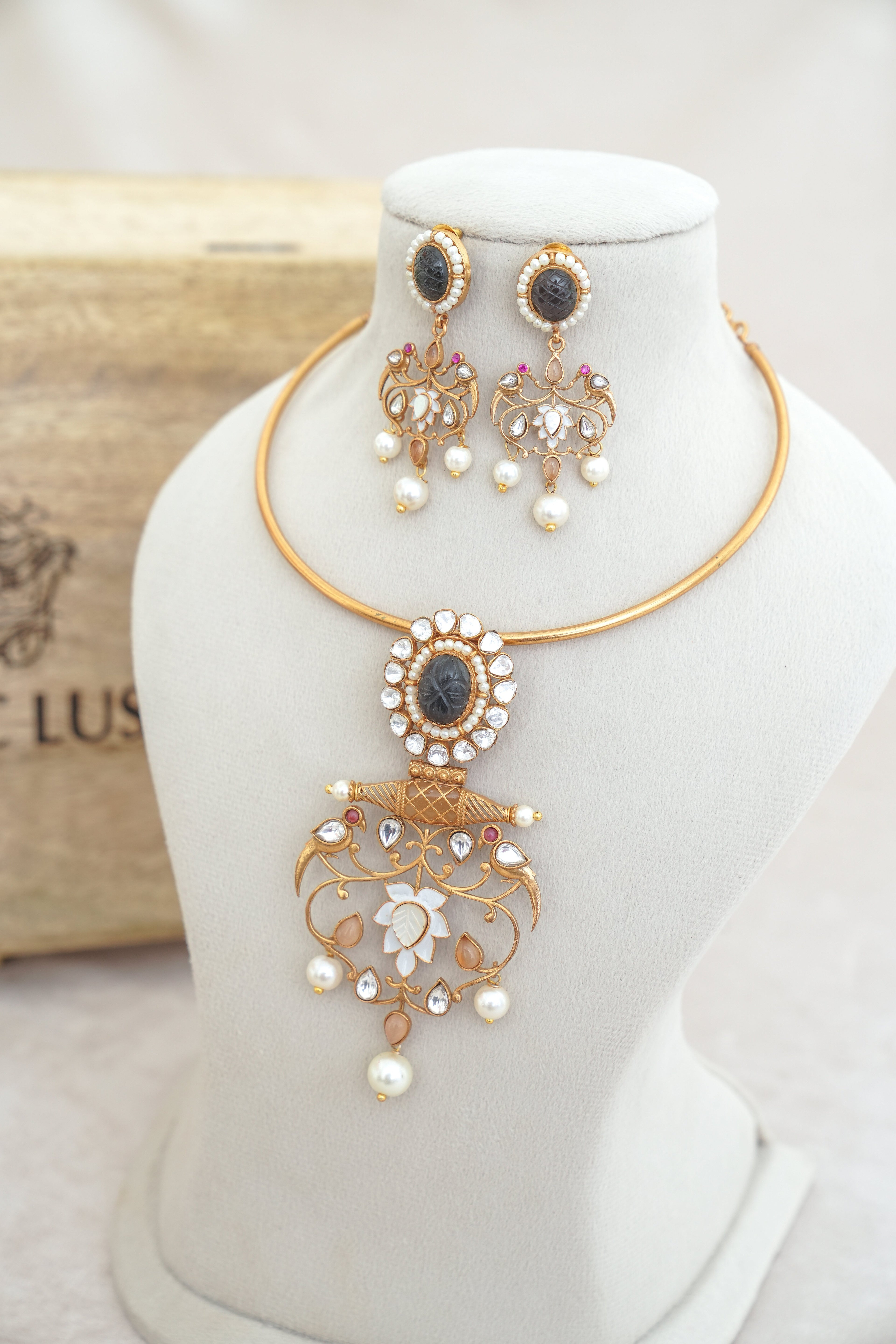 Onyx Bloom Choker  Earrings Set