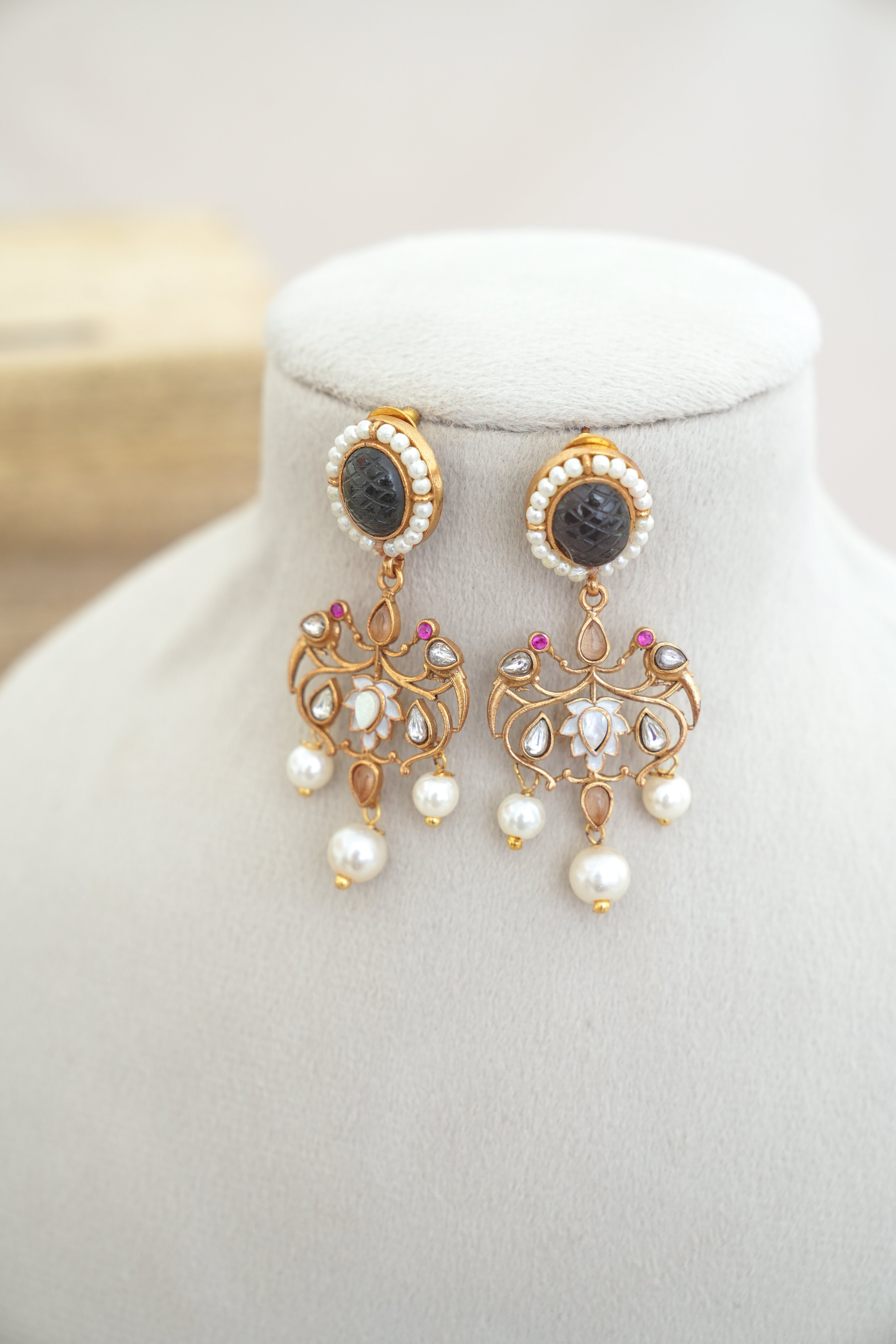 Onyx Bloom Choker  Earrings Set