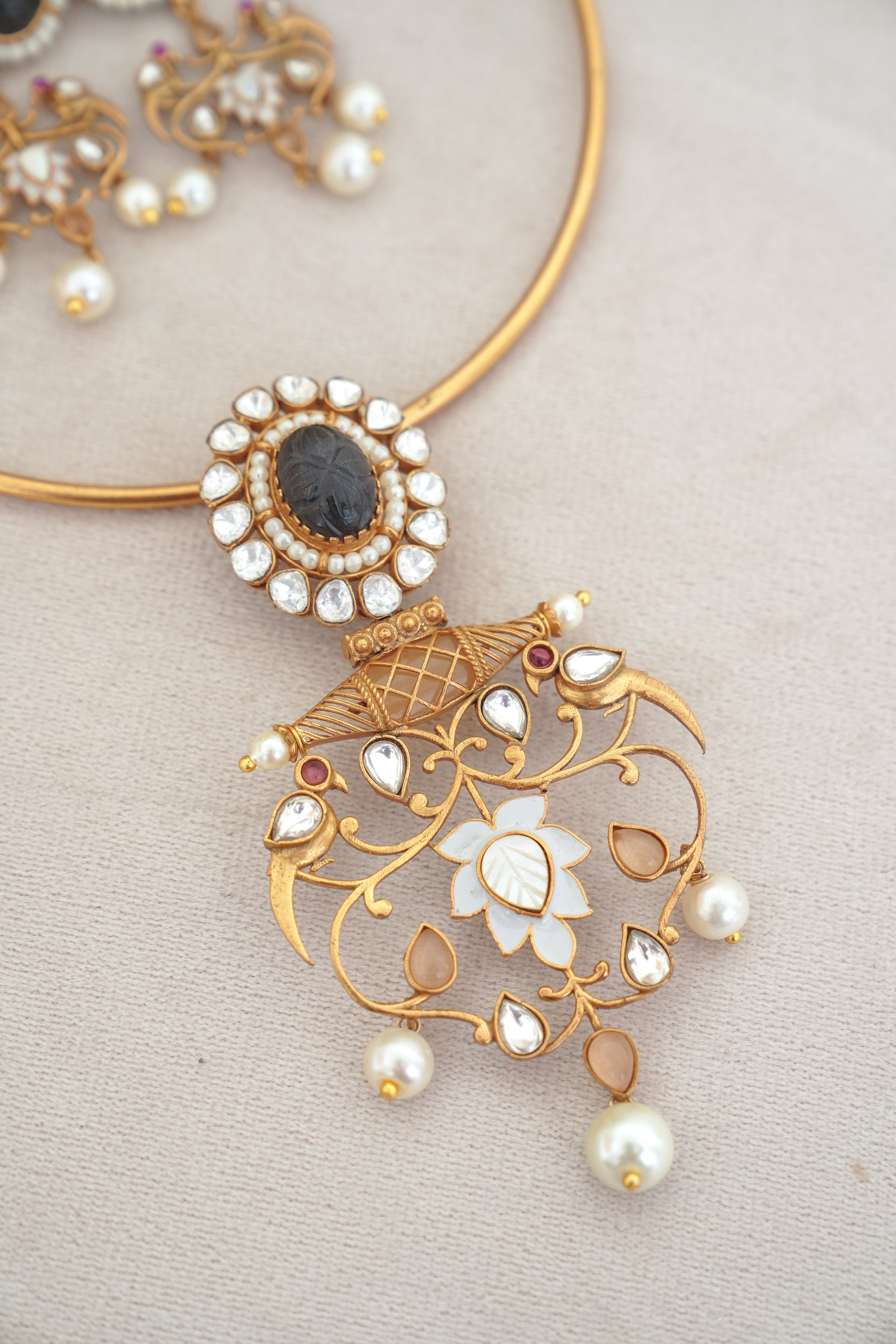 Onyx Bloom Choker  Earrings Set