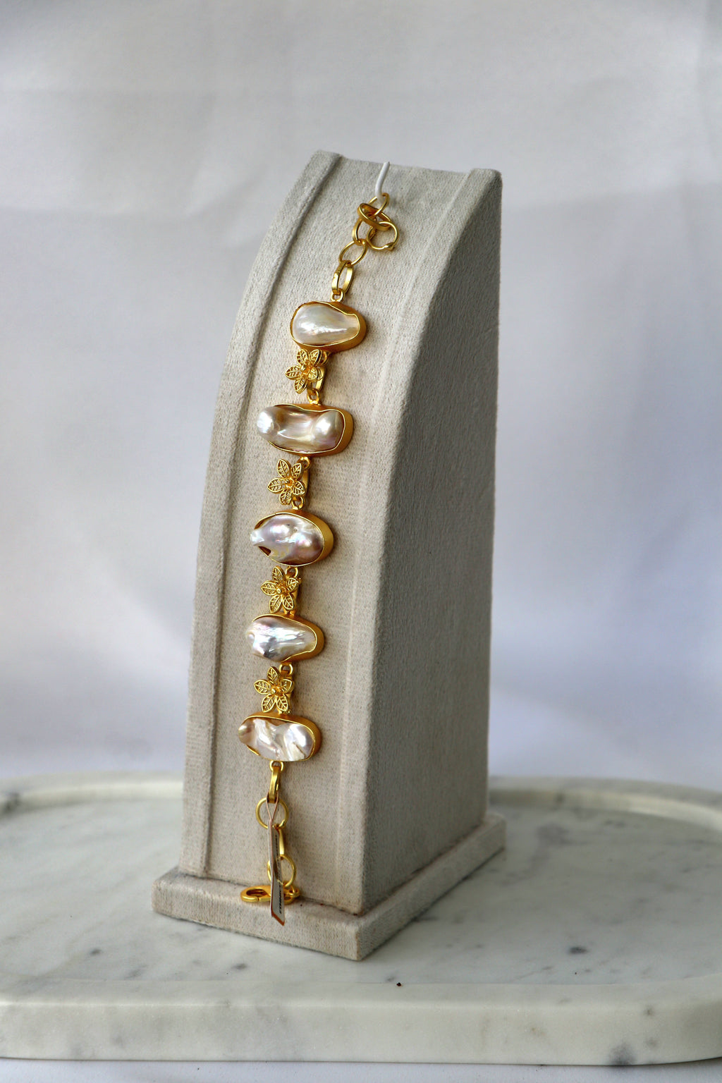 Baroque Pearl Bloom Gold Bracelet