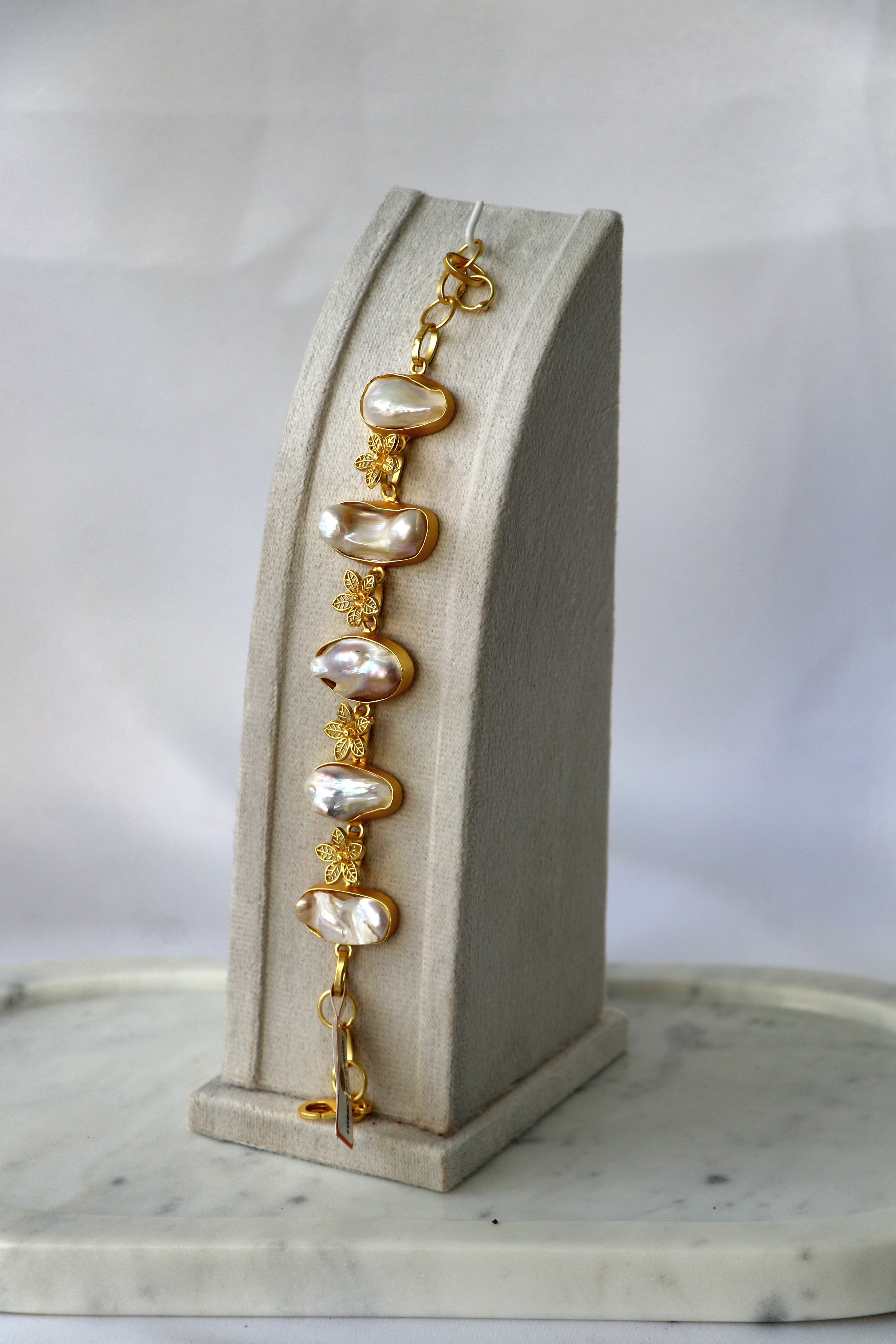 Baroque Pearl Bloom Gold Bracelet