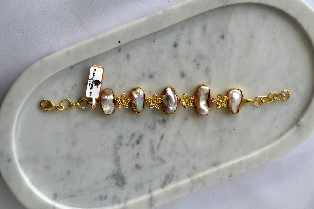 Baroque Pearl Bloom Gold Bracelet