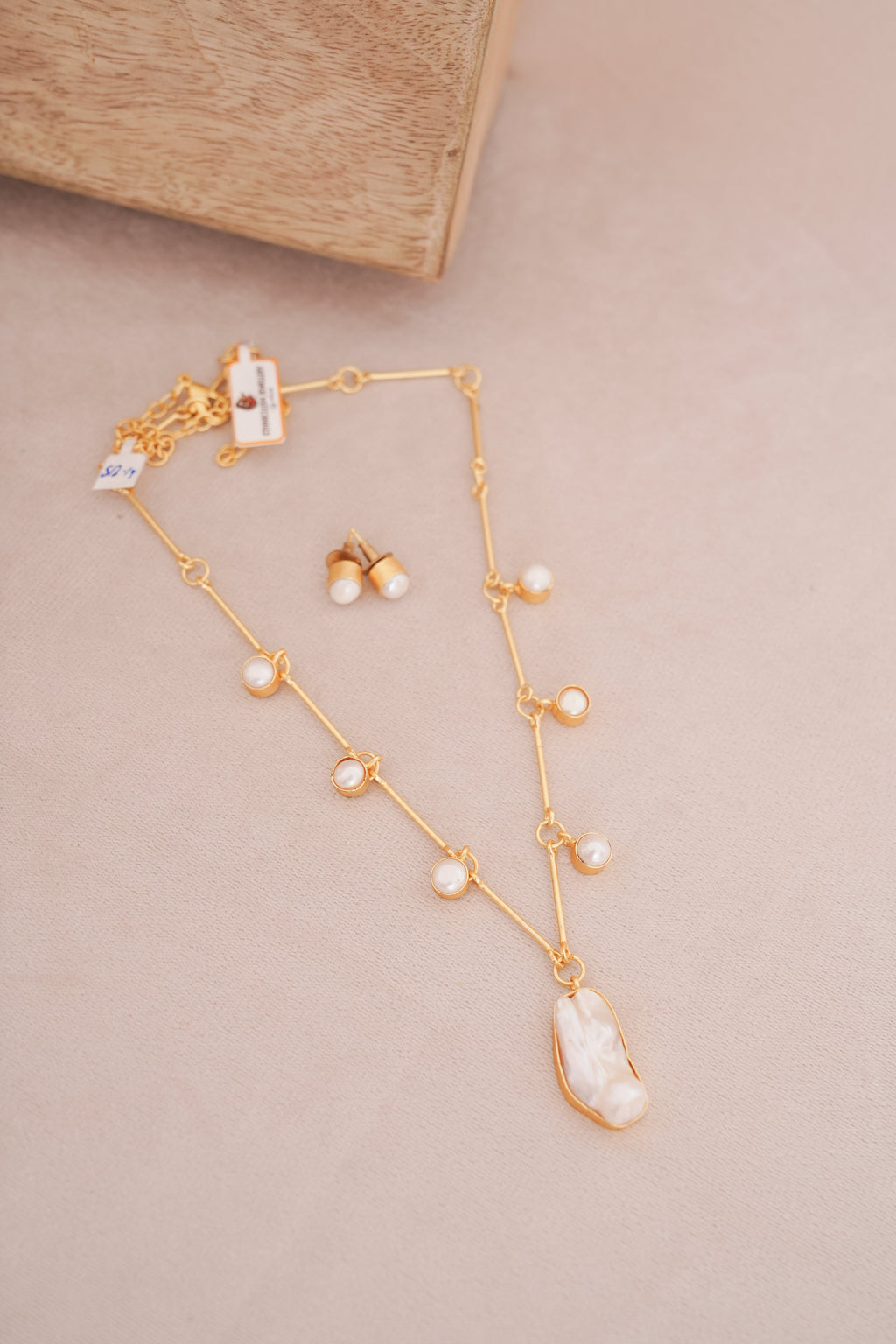 Contemporary Mother of Pearl Station Necklace Set