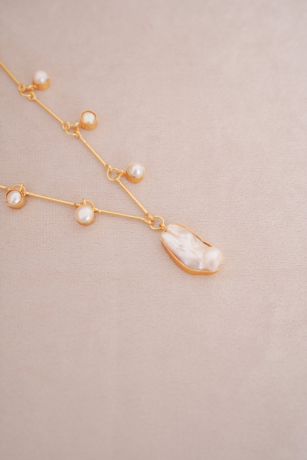 Contemporary Mother of Pearl Station Necklace Set