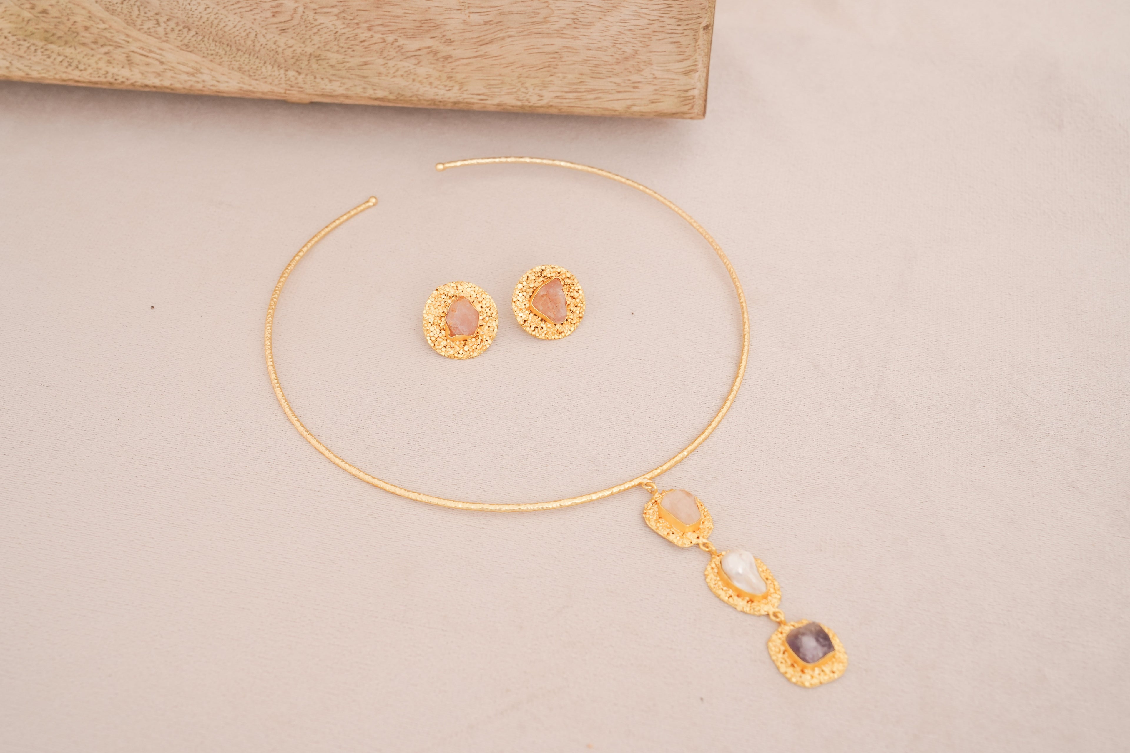 Raw stone Cascade Statement Hasli Set