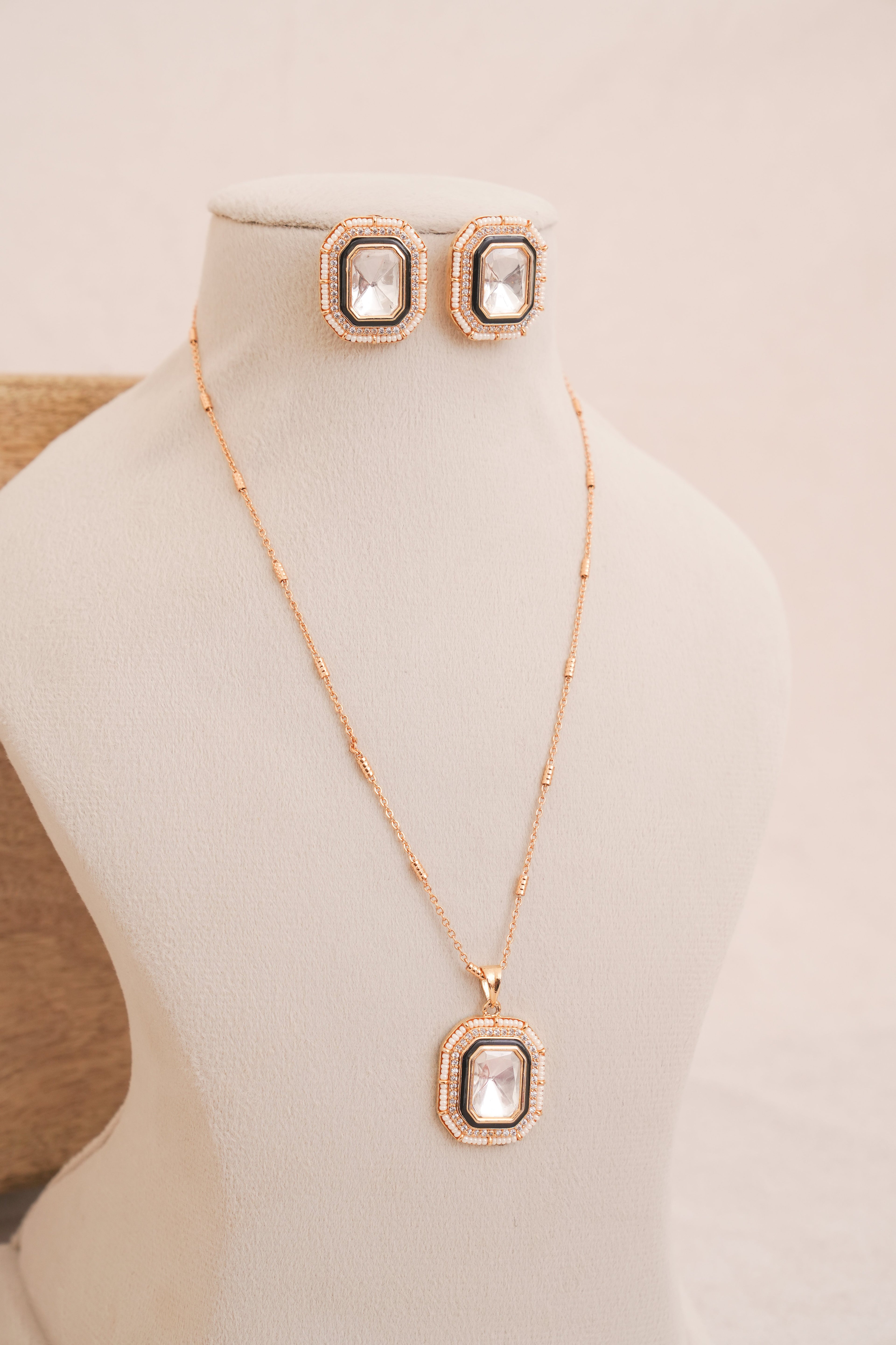 Polki Halo Black Pendant & Stud Set