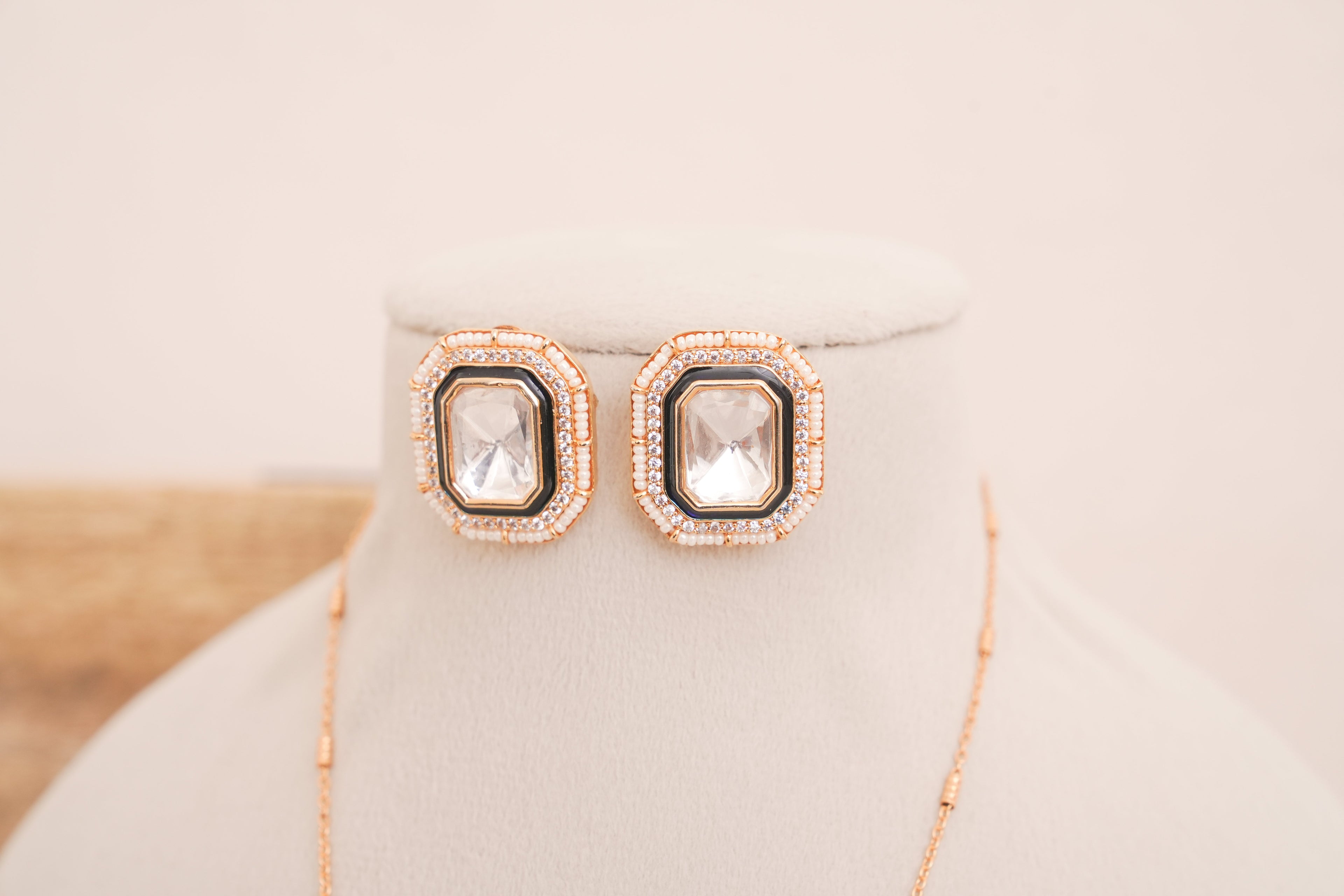 Polki Halo Black Pendant & Stud Set