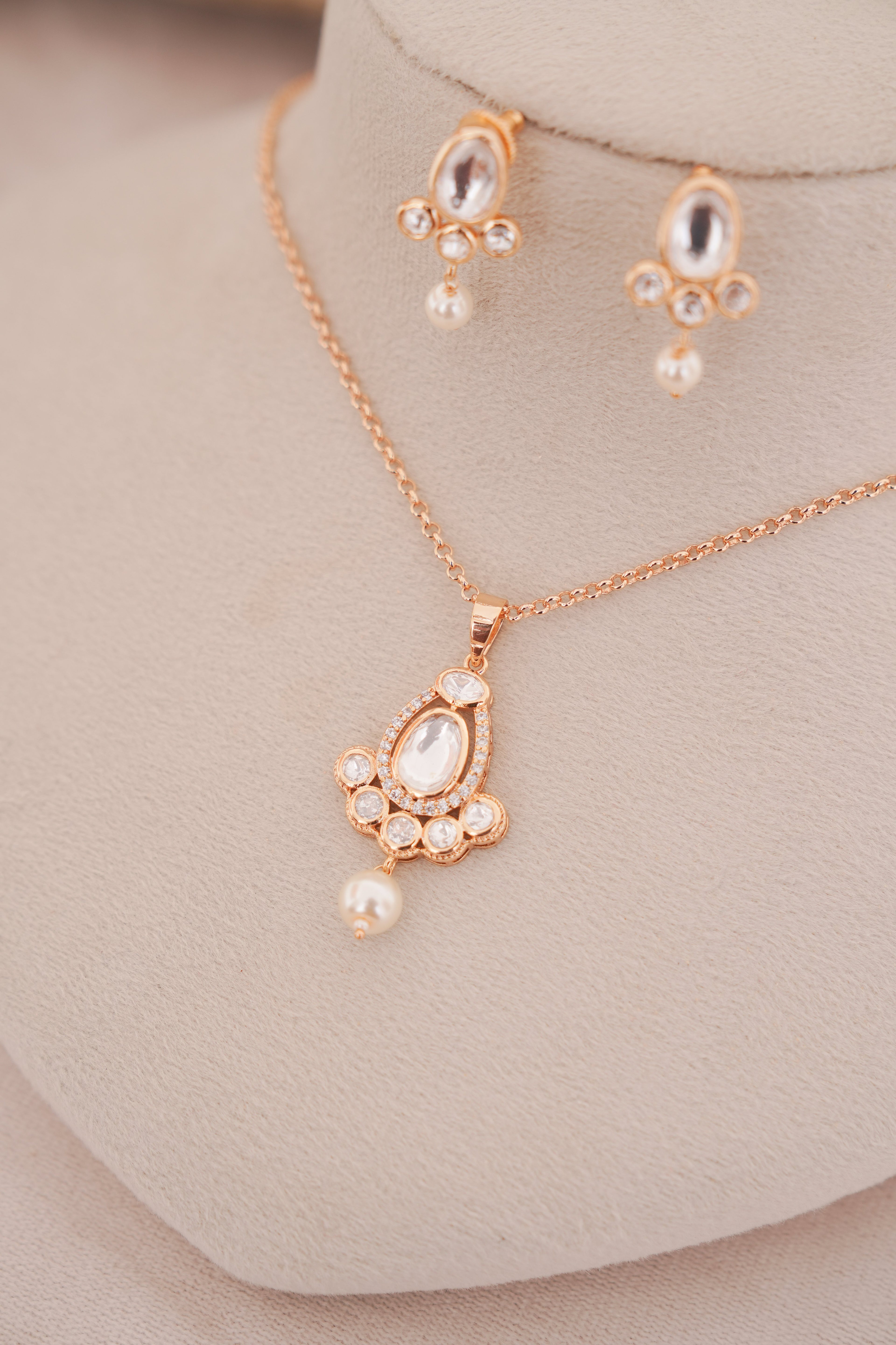 Regal Minimal Kundan Pendant Necklace with Earrings