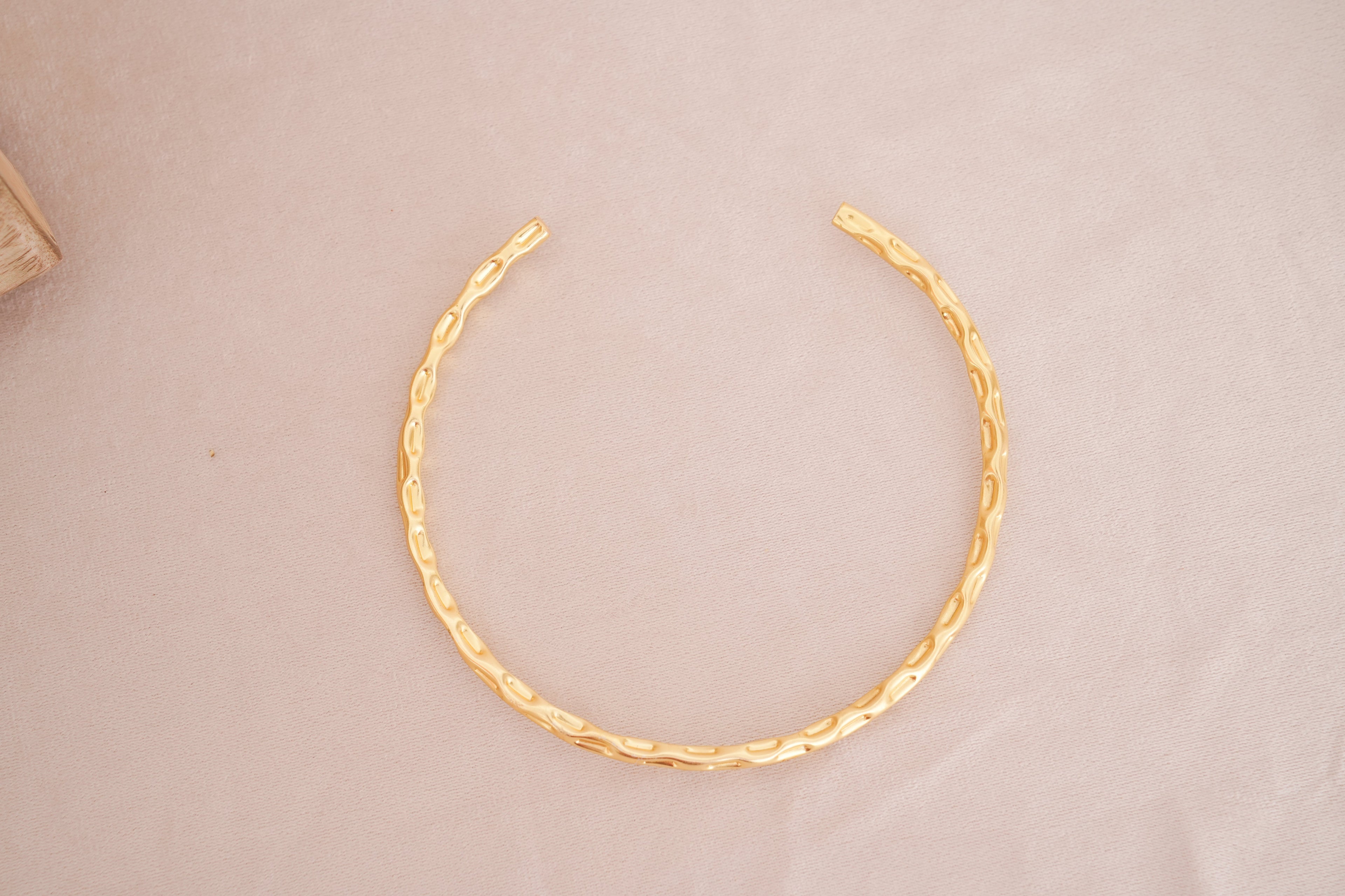River Current Textured Gold Polish Hasli Necklace