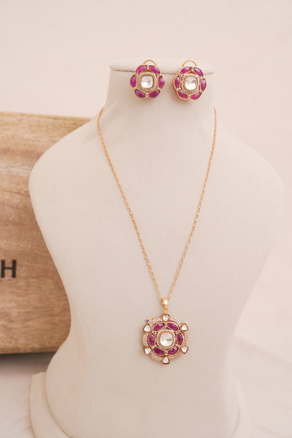 Pink Kundan Floral Pendant Set