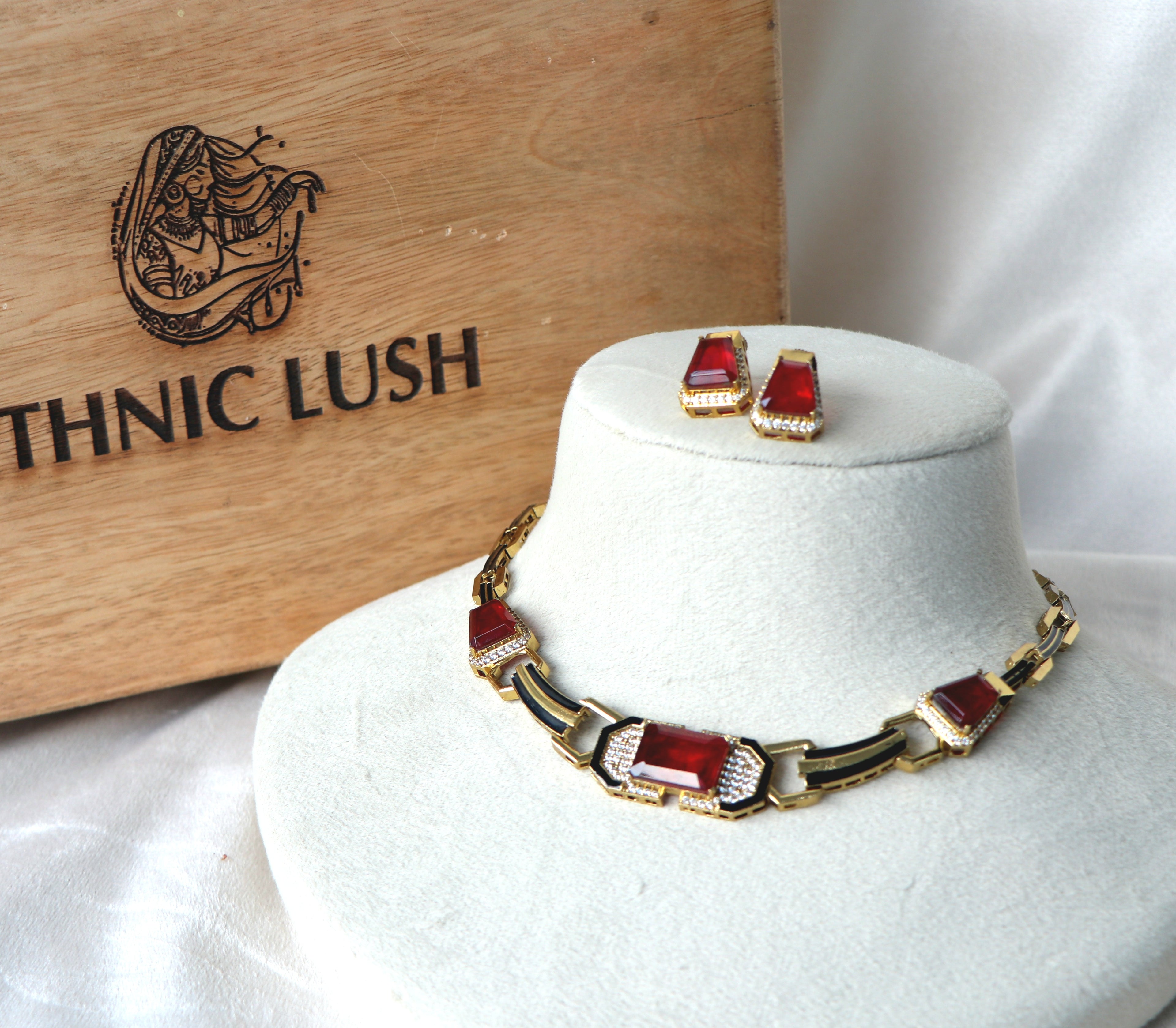 Doublet Red Stone Enamel Modern Necklace Earring Set