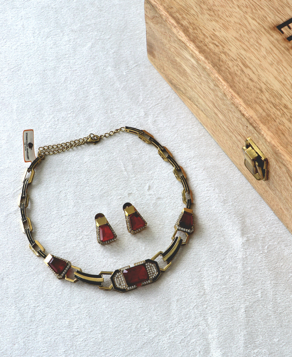 Doublet Red Stone Enamel Modern Necklace Earring Set