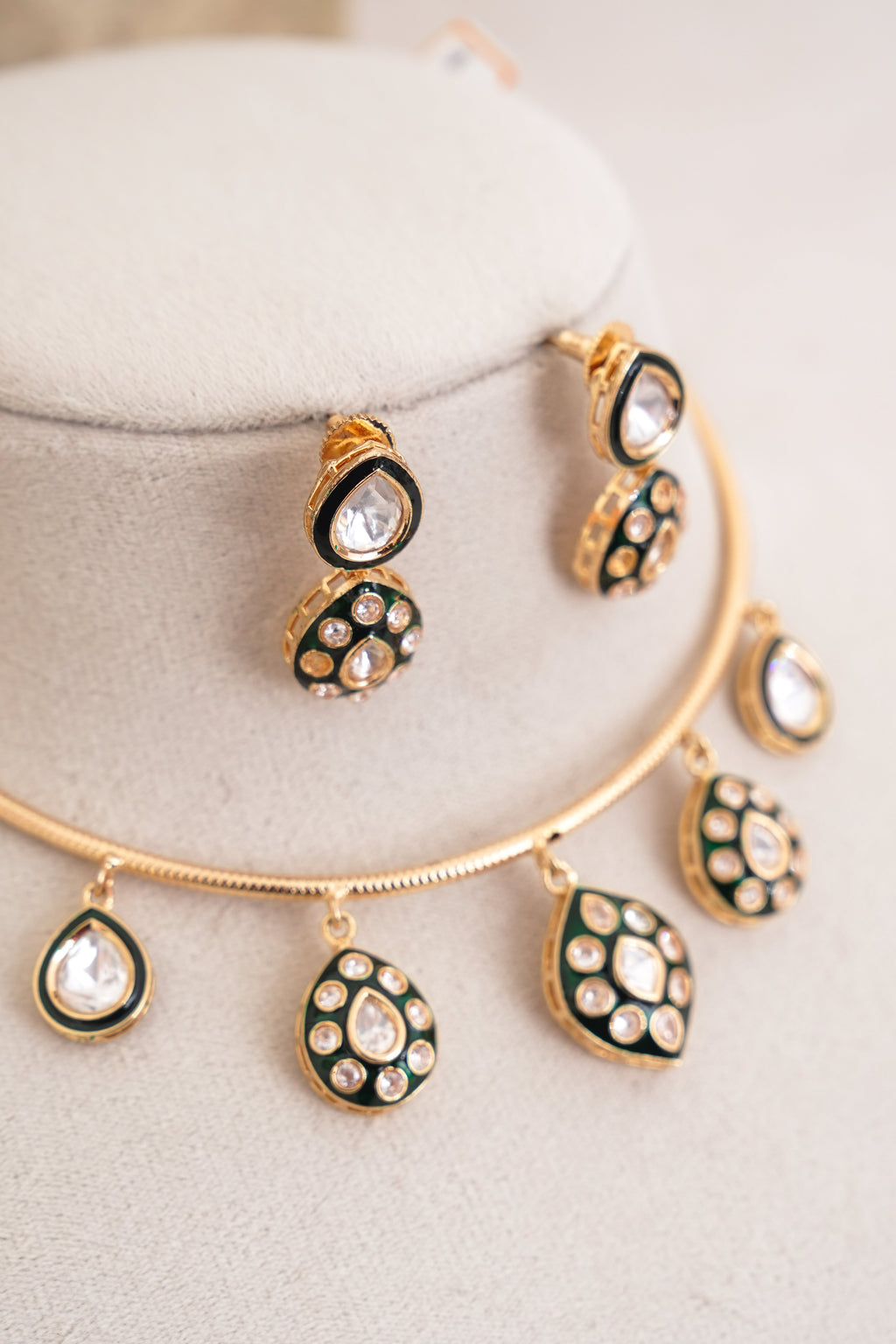 Enamel Hasli Choker