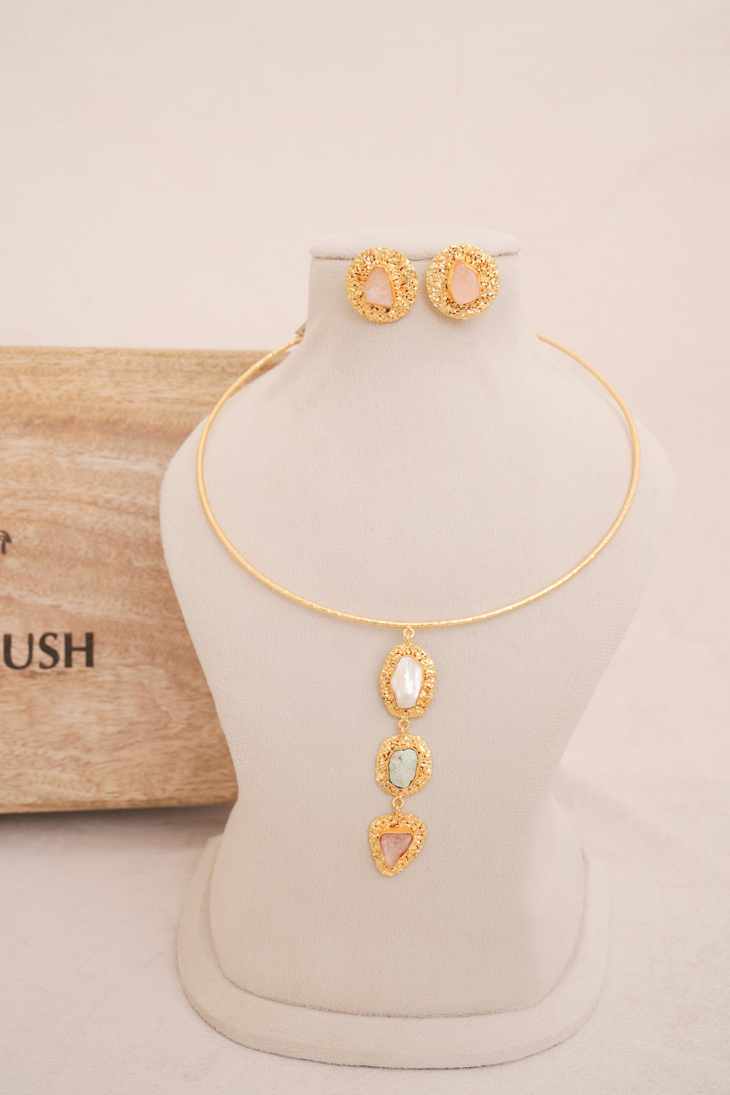 Raw stone Cascade Statement Hasli Set