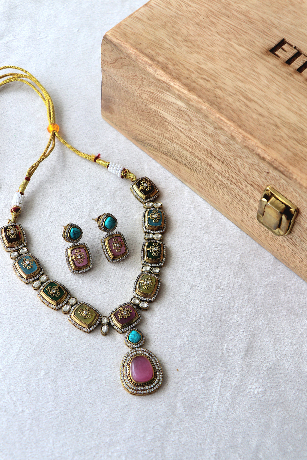 Victorian Turquoise Pink Kundan Inlay Necklace Set