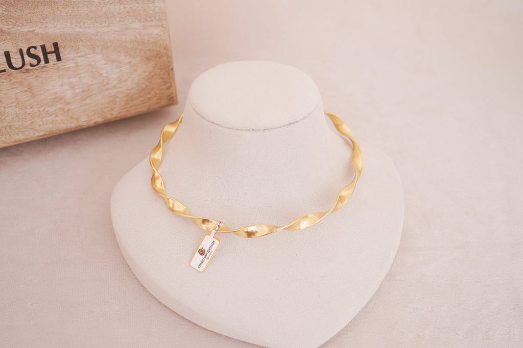 Twisted Gold Ribbon Choker With Ruby Accents